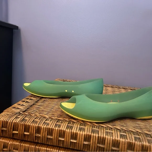 Green Open-Toe Crocs Flats - Picture 3 of 4